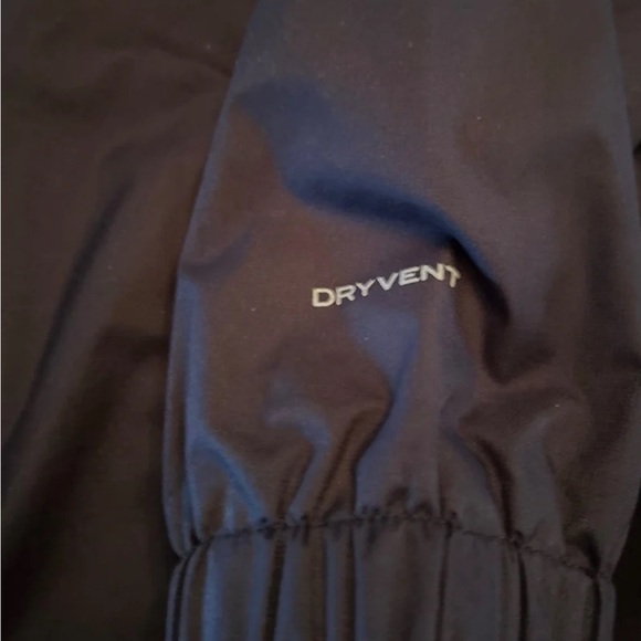 The North Face BOYS Black Lightweight Jacket/Raincoat - Picture 6 of 7